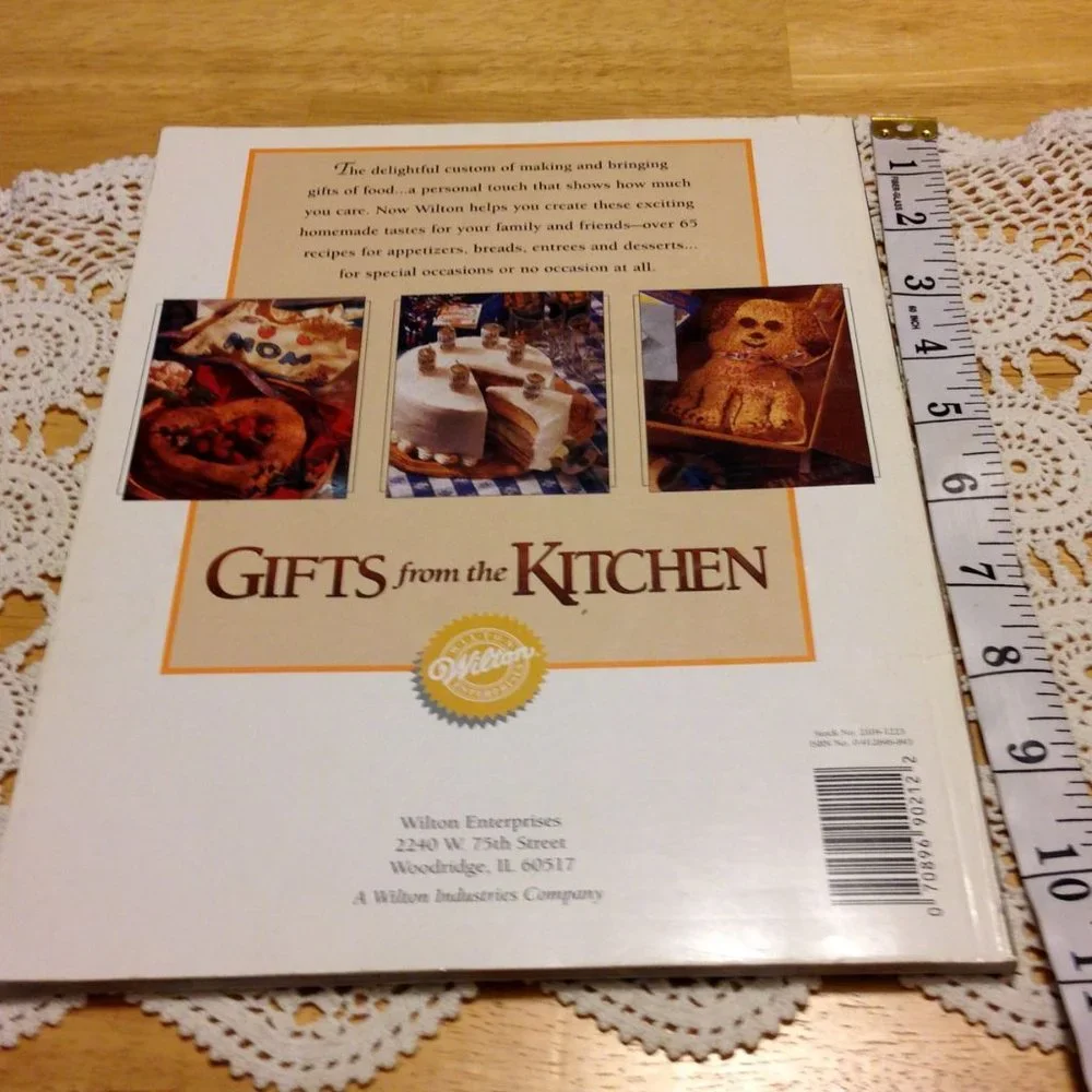 Wilton Cake Decorating and recipes, 1995 Gifts from the Kitchen